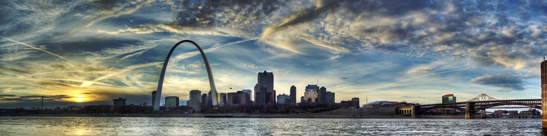 St. Louis, Missouri Panoramic City Skyline 